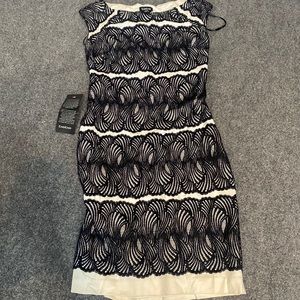 BEBE white and black lace dress 😍